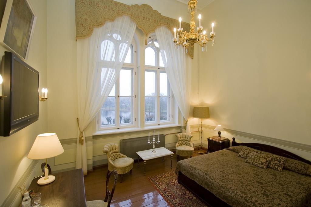 Hotel Birinu Pils Bīriņi Exteriér fotografie