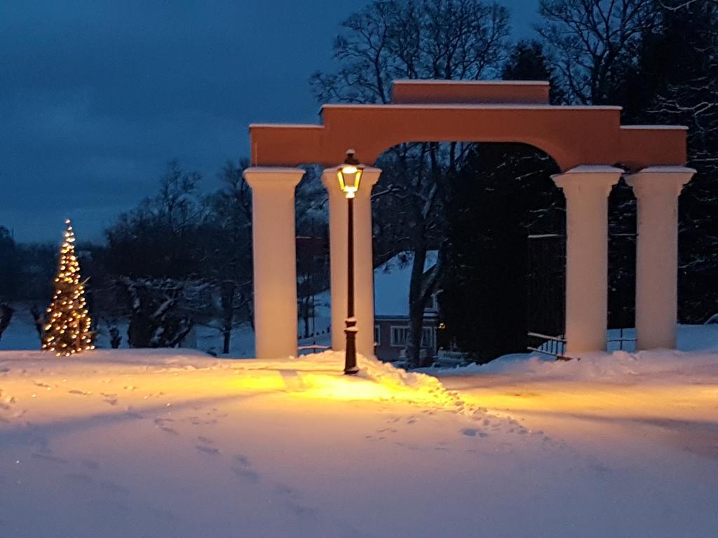 Hotel Birinu Pils Bīriņi Exteriér fotografie
