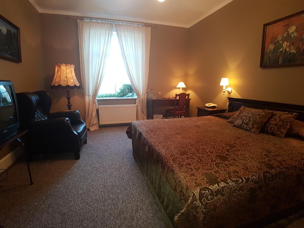 Hotel Birinu Pils Bīriņi Exteriér fotografie