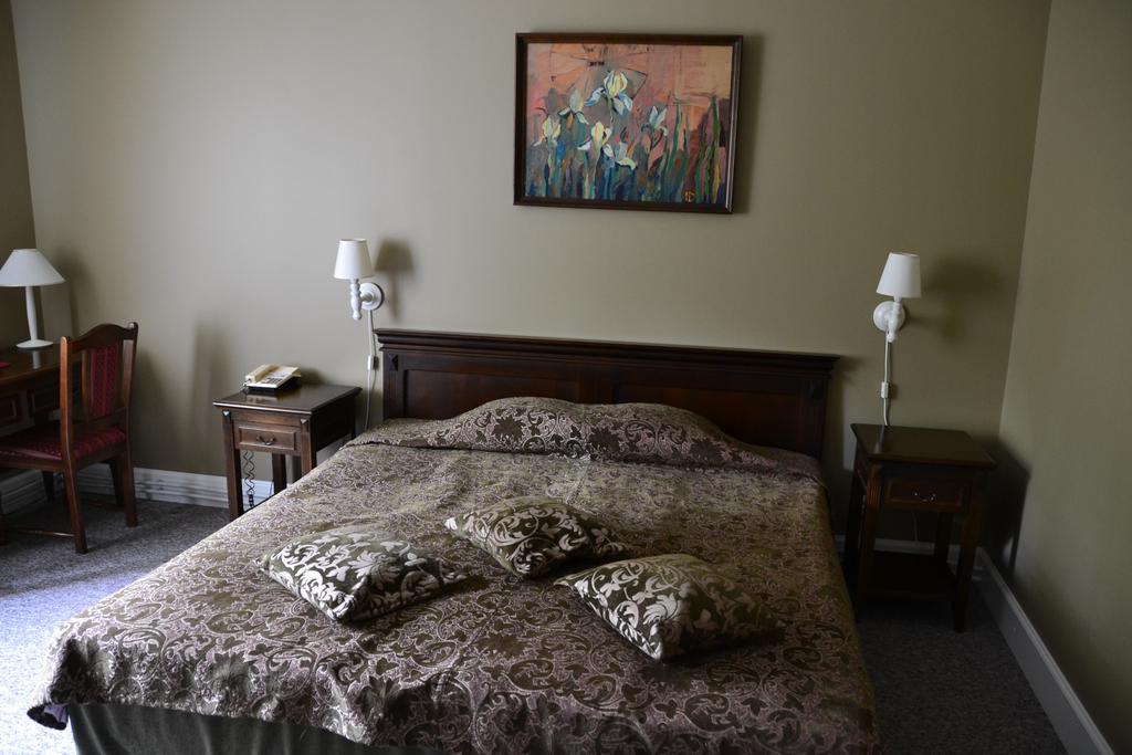 Hotel Birinu Pils Bīriņi Exteriér fotografie