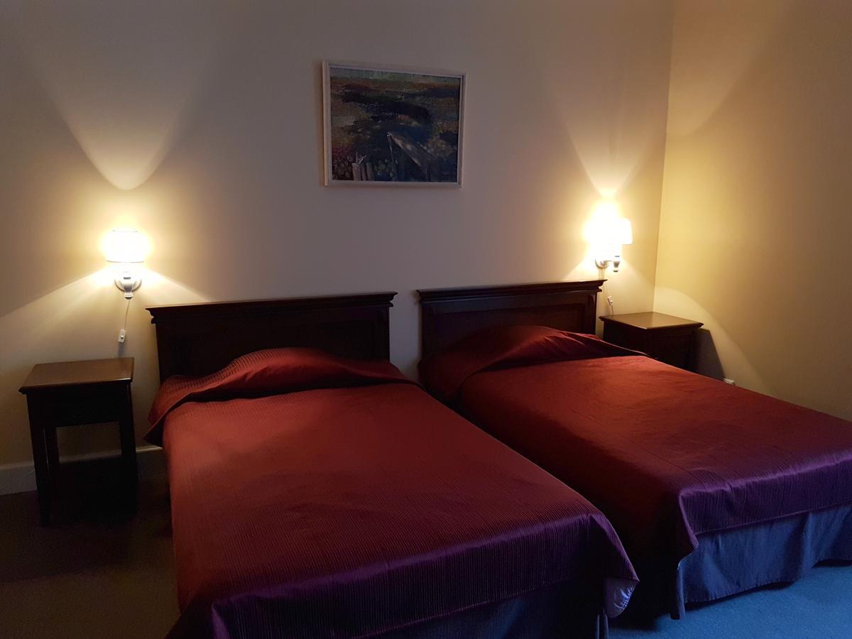 Hotel Birinu Pils Bīriņi Exteriér fotografie