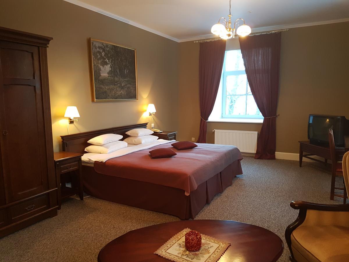 Hotel Birinu Pils Bīriņi Exteriér fotografie