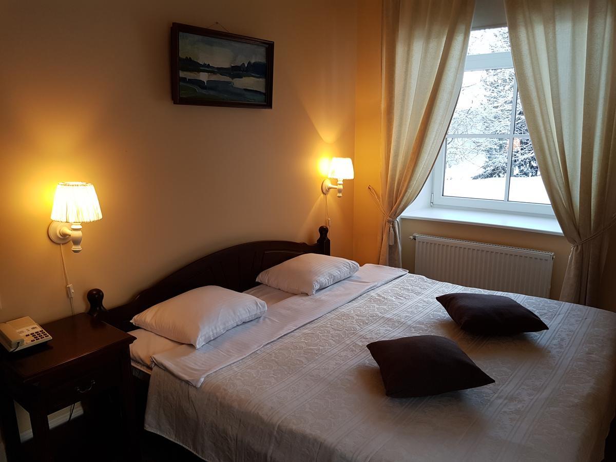 Hotel Birinu Pils Bīriņi Exteriér fotografie