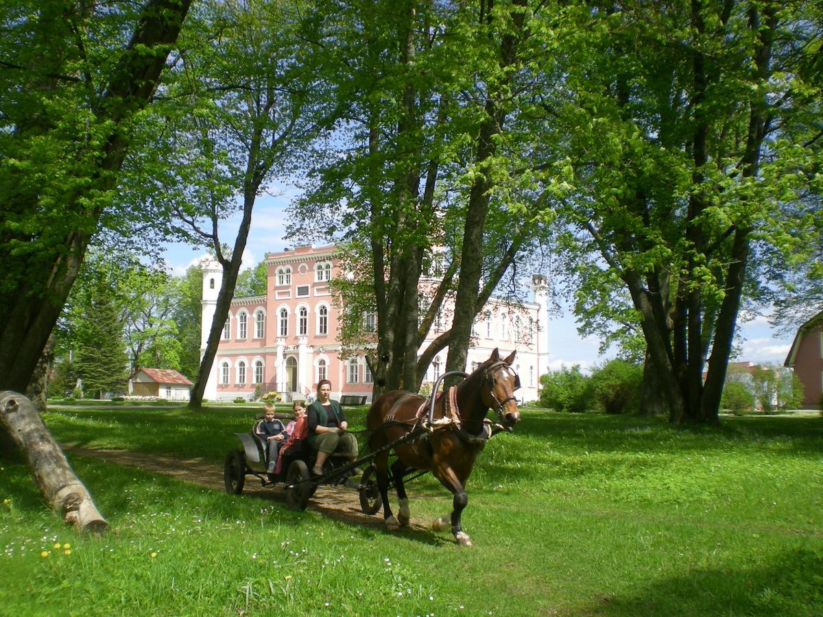 Hotel Birinu Pils Bīriņi Exteriér fotografie